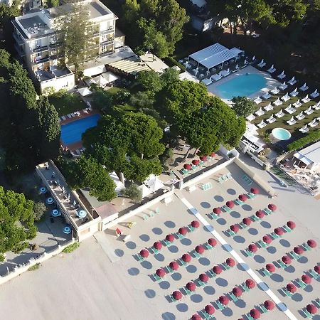 Hotel Eden Park Diano Marina Bagian luar foto