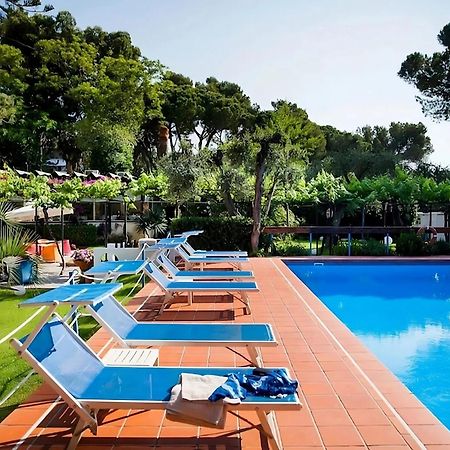 Hotel Eden Park Diano Marina Bagian luar foto
