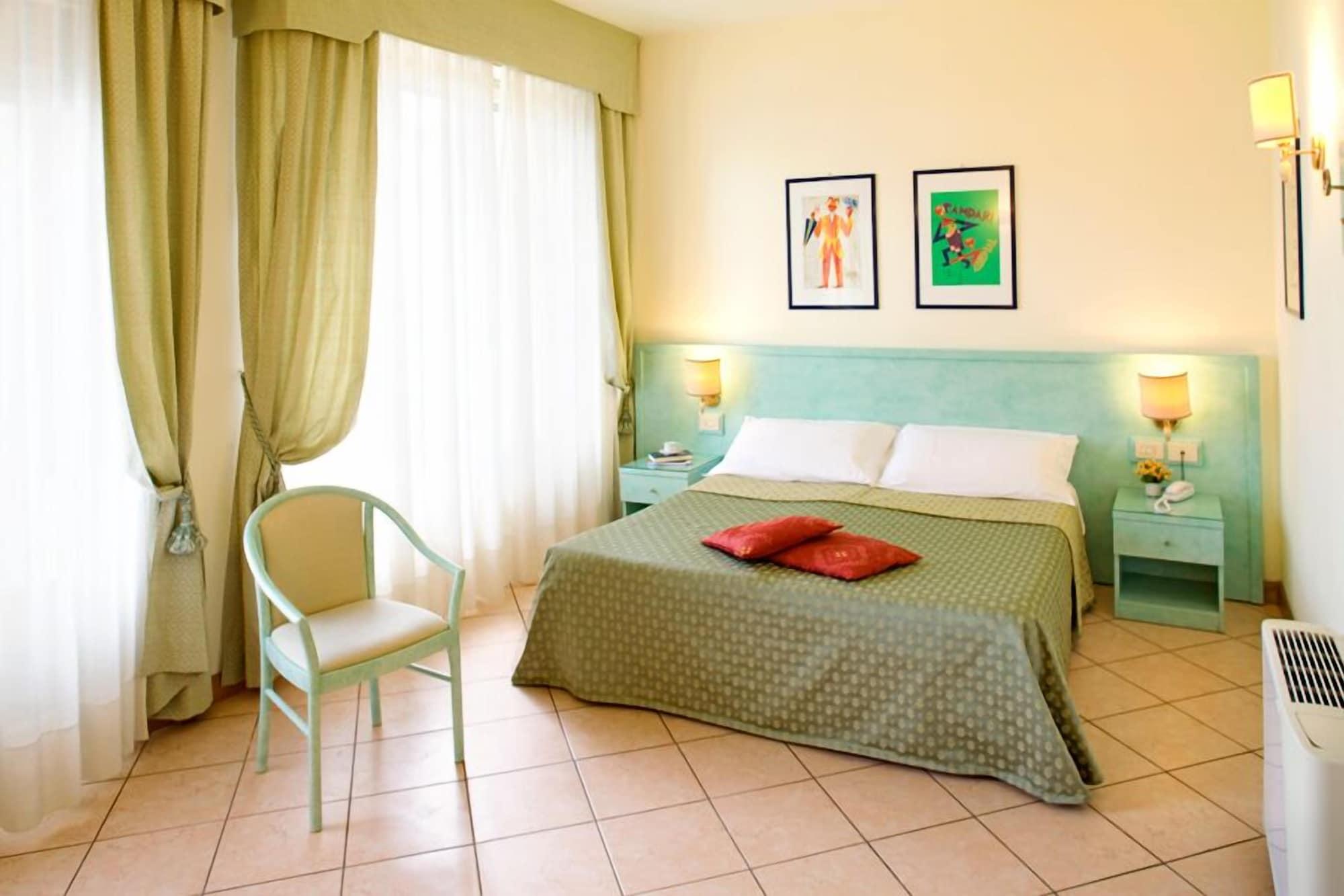 Hotel Eden Park Diano Marina Bagian luar foto