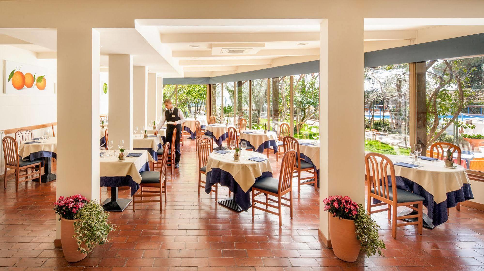 Hotel Eden Park Diano Marina Bagian luar foto